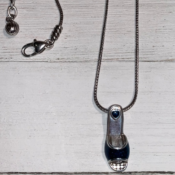 Brighton necklace with a sandal pendant - Picture 3 of 3